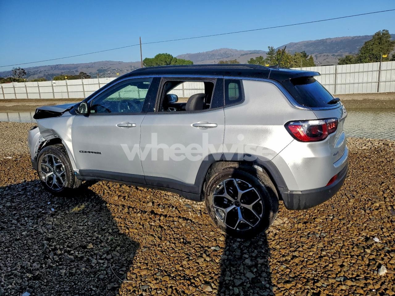 Photo 2 of 2025 JEEP COMPASS LIMITED (VIN 3C4NJDCN8ST578158)