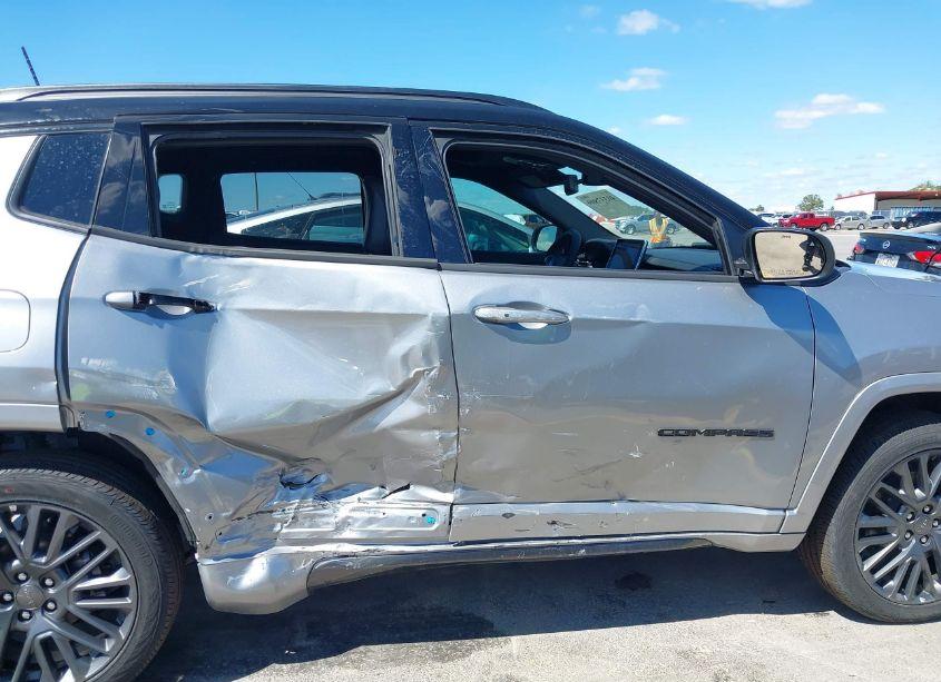 Photo 13 of 2024 Jeep Compass LIMITED 4X4 (VIN 3C4NJDCN9RT597599)