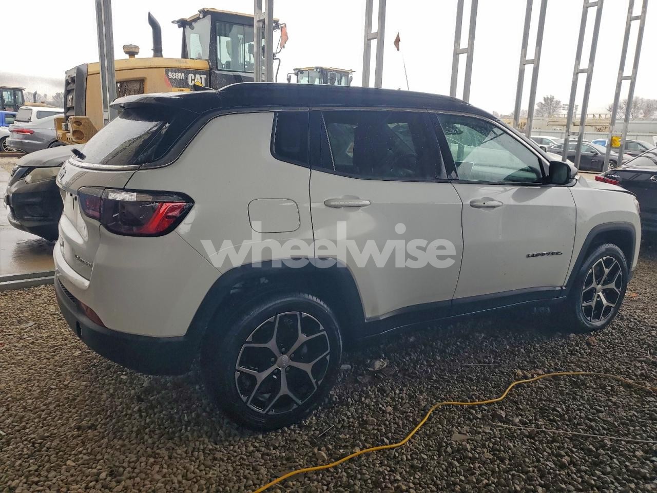 Photo 3 of 2024 JEEP COMPASS LIMITED (VIN 3C4NJDCN9RT610710)