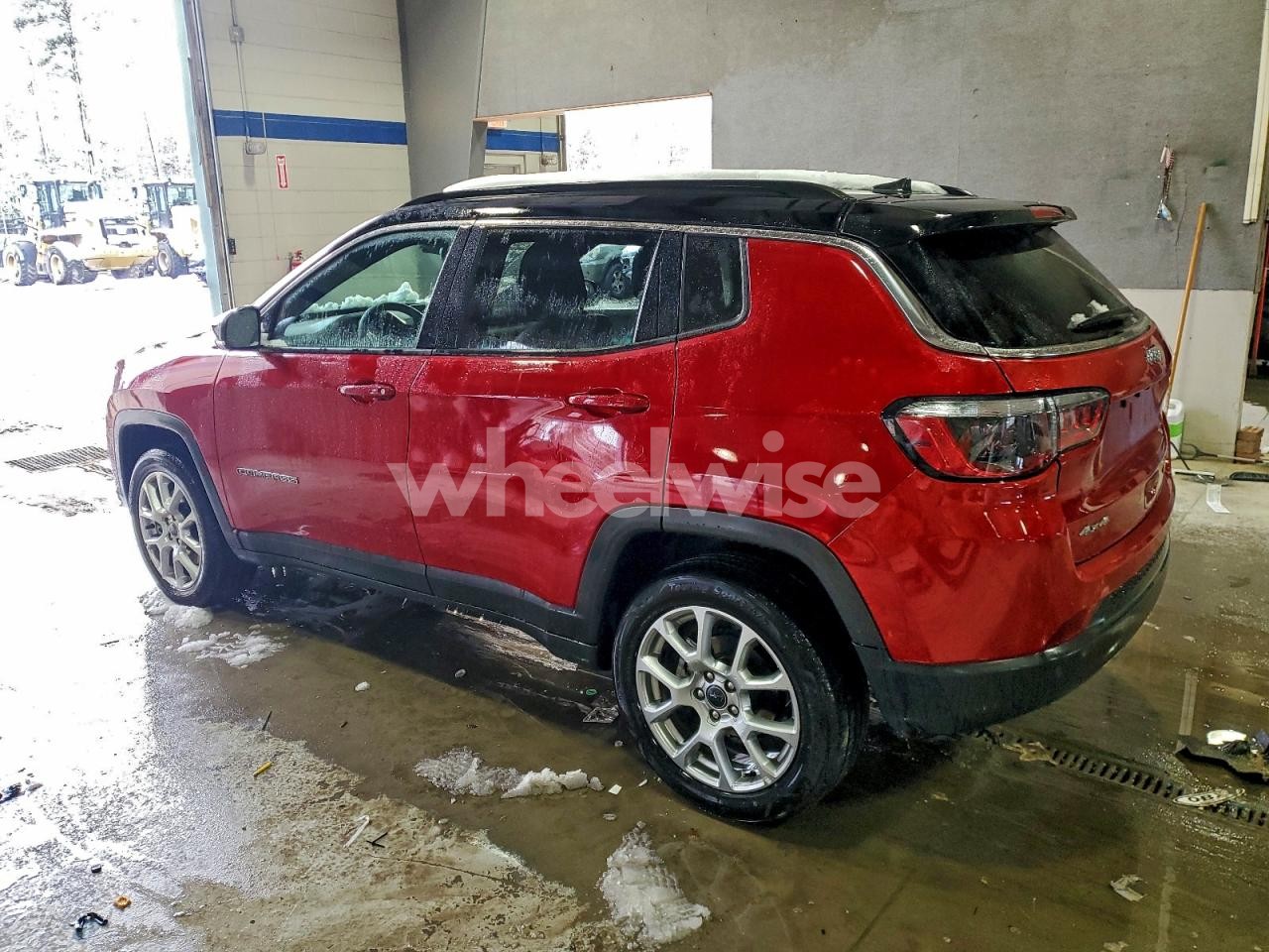 Photo 2 of 2025 JEEP COMPASS LIMITED (VIN 3C4NJDCN9ST513139)