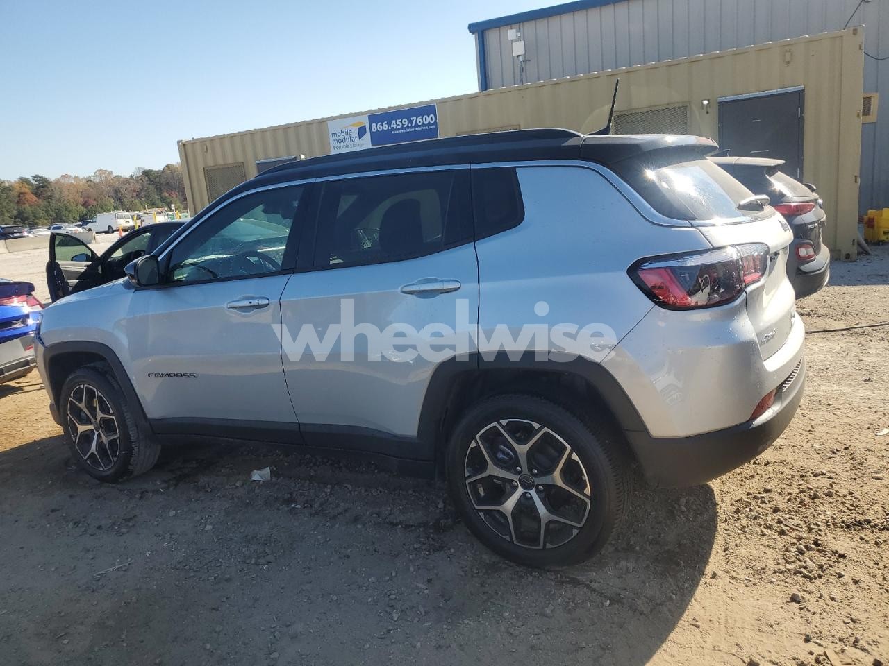 Photo 2 of 2025 JEEP COMPASS LIMITED (VIN 3C4NJDCN9ST602791)