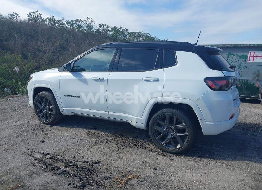Photo 13 of 2024 Jeep Compass LIMITED 4X4 (VIN 3C4NJDCNXRT105162)