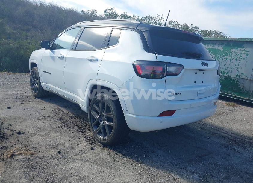 Photo 3 of 2024 Jeep Compass LIMITED 4X4 (VIN 3C4NJDCNXRT105162)