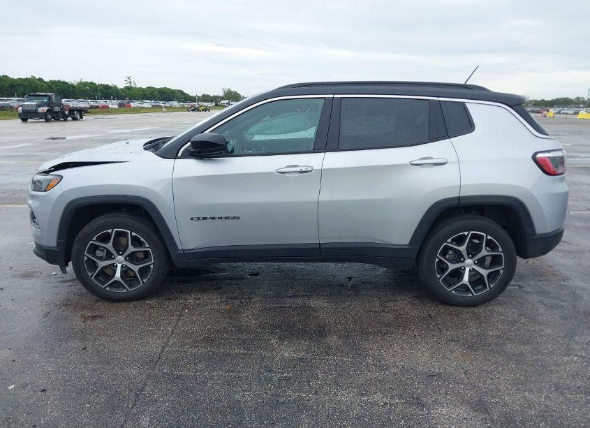 Photo 14 of 2024 Jeep Compass LIMITED 4X4 (VIN 3C4NJDCNXRT125475)
