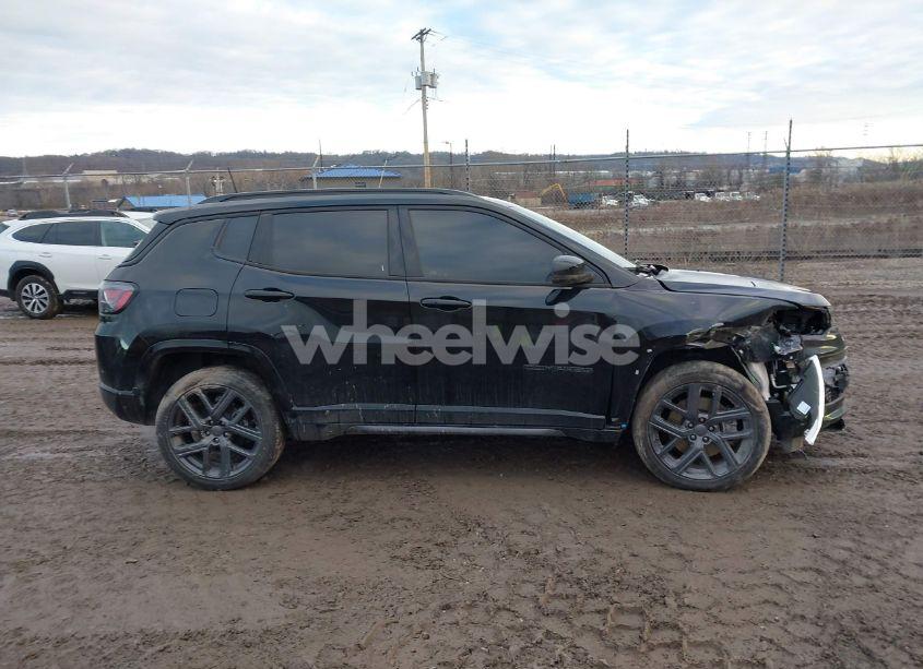 Photo 13 of 2024 Jeep Compass LIMITED 4X4 (VIN 3C4NJDCNXRT142941)