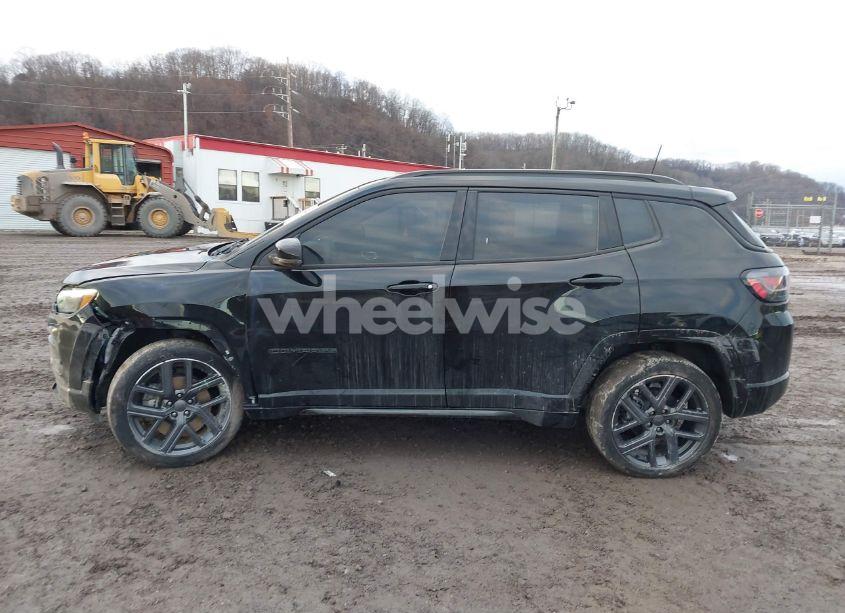 Photo 14 of 2024 Jeep Compass LIMITED 4X4 (VIN 3C4NJDCNXRT142941)