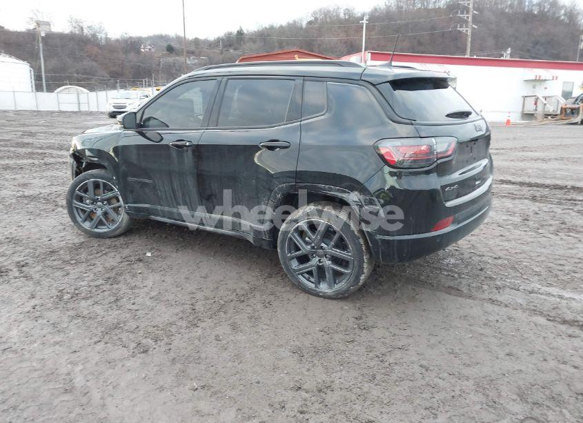 Photo 3 of 2024 Jeep Compass LIMITED 4X4 (VIN 3C4NJDCNXRT142941)