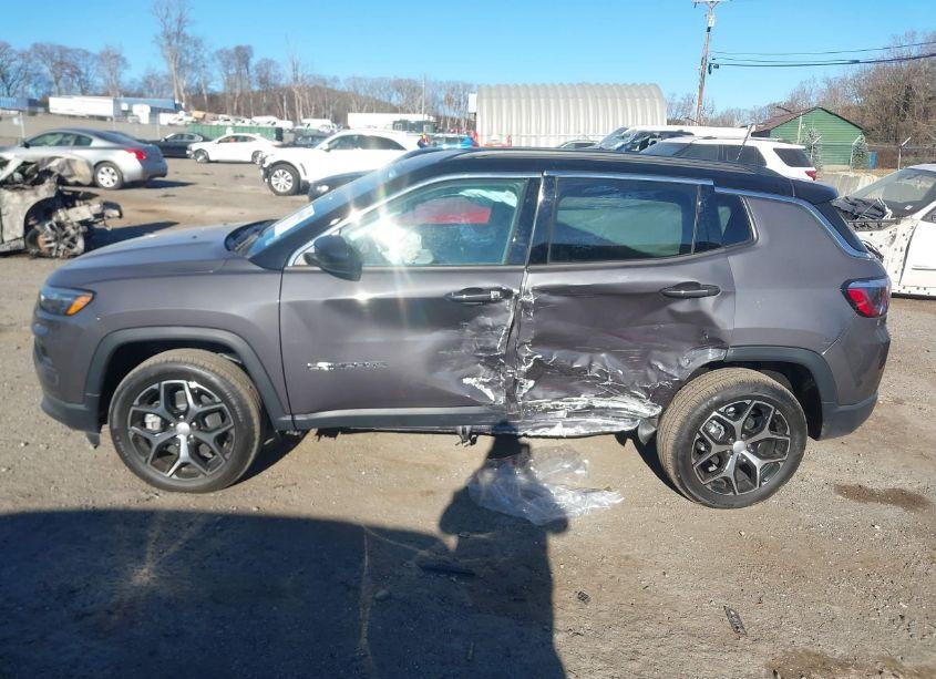 Photo 14 of 2024 Jeep Compass LIMITED 4X4 (VIN 3C4NJDCNXRT169413)