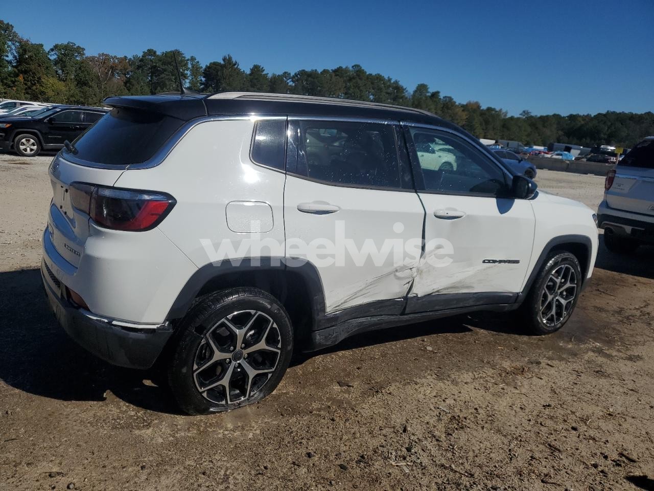 Photo 3 of 2025 JEEP COMPASS LIMITED (VIN 3C4NJDCNXST514316)