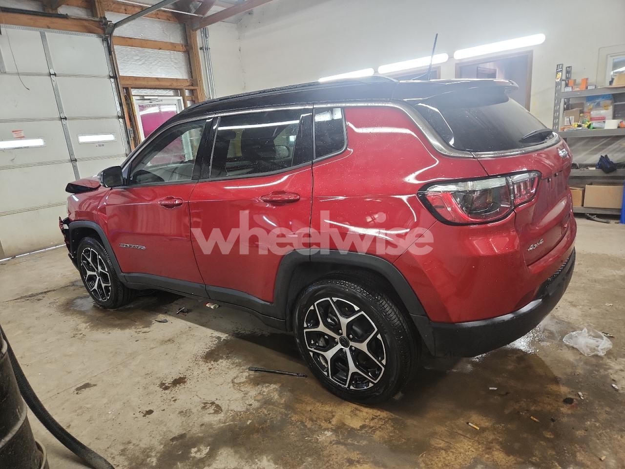 Photo 2 of 2025 JEEP COMPASS LIMITED (VIN 3C4NJDCNXST564780)