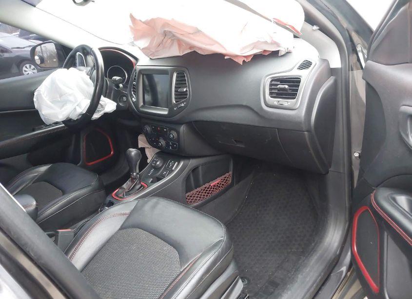 Photo 5 of 2019 Jeep Compass TRAILHAWK 4X4 (VIN 3C4NJDDB0KT627860)