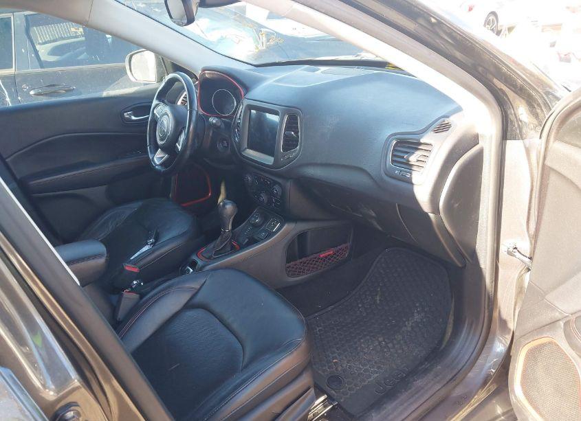 Photo 5 of 2018 Jeep Compass TRAILHAWK 4X4 (VIN 3C4NJDDB1JT153710)