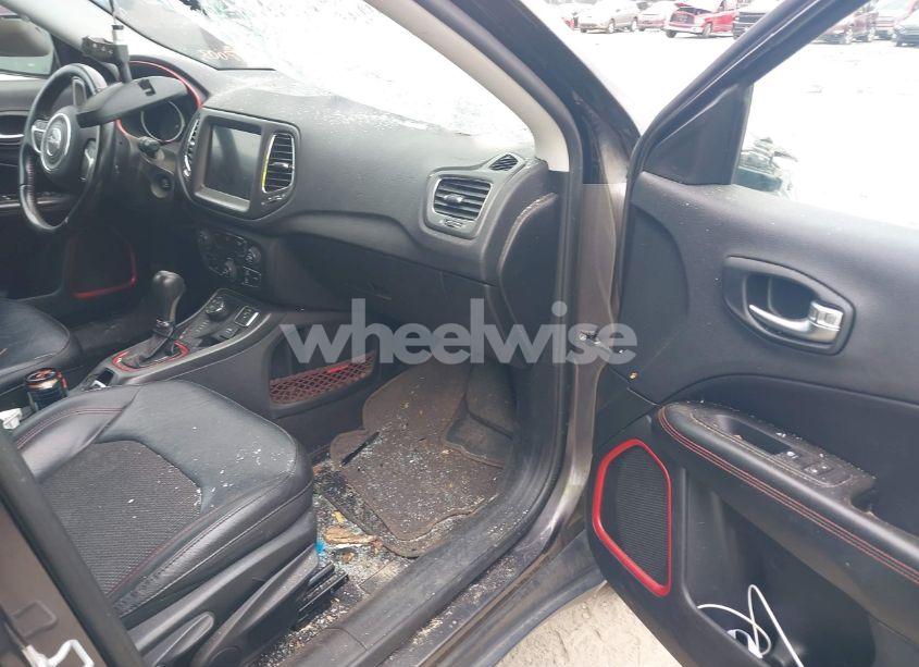 Photo 5 of 2019 Jeep Compass TRAILHAWK 4X4 (VIN 3C4NJDDB1KT740099)