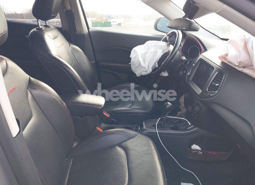 Photo 5 of 2020 Jeep Compass TRAILHAWK 4X4 (VIN 3C4NJDDB2LT143948)