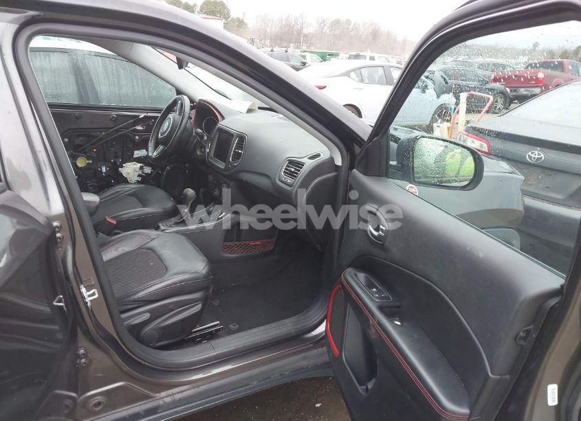 Photo 5 of 2019 Jeep Compass TRAILHAWK 4X4 (VIN 3C4NJDDB5KT620337)