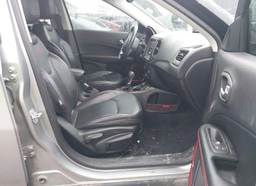 Photo 5 of 2018 Jeep Compass TRAILHAWK 4X4 (VIN 3C4NJDDB6JT200147)