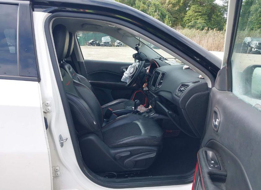 Photo 5 of 2019 Jeep Compass TRAILHAWK 4X4 (VIN 3C4NJDDB8KT686039)