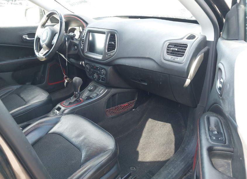 Photo 5 of 2020 Jeep Compass TRAILHAWK 4X4 (VIN 3C4NJDDB8LT163671)