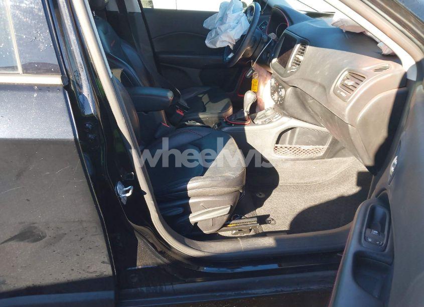 Photo 5 of 2018 Jeep Compass TRAILHAWK 4X4 (VIN 3C4NJDDBXJT130569)