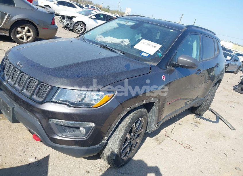 Photo 2 of 2019 Jeep Compass TRAILHAWK 4X4 (VIN 3C4NJDDBXKT811171)
