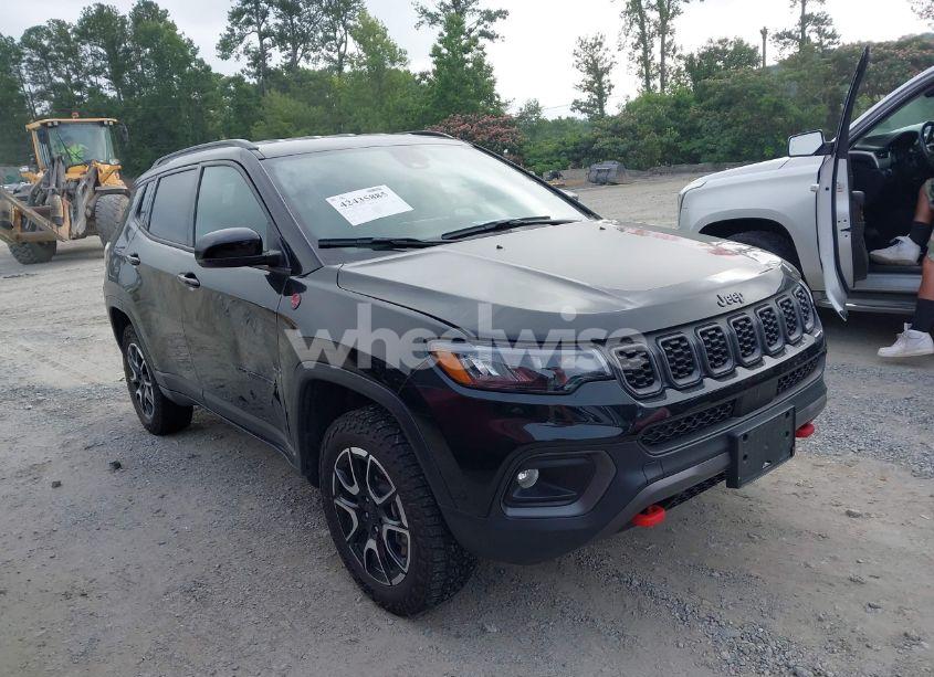 2024 Jeep Compass TRAILHAWK 4X4 (VIN 3C4NJDDN1RT137190) main photo
