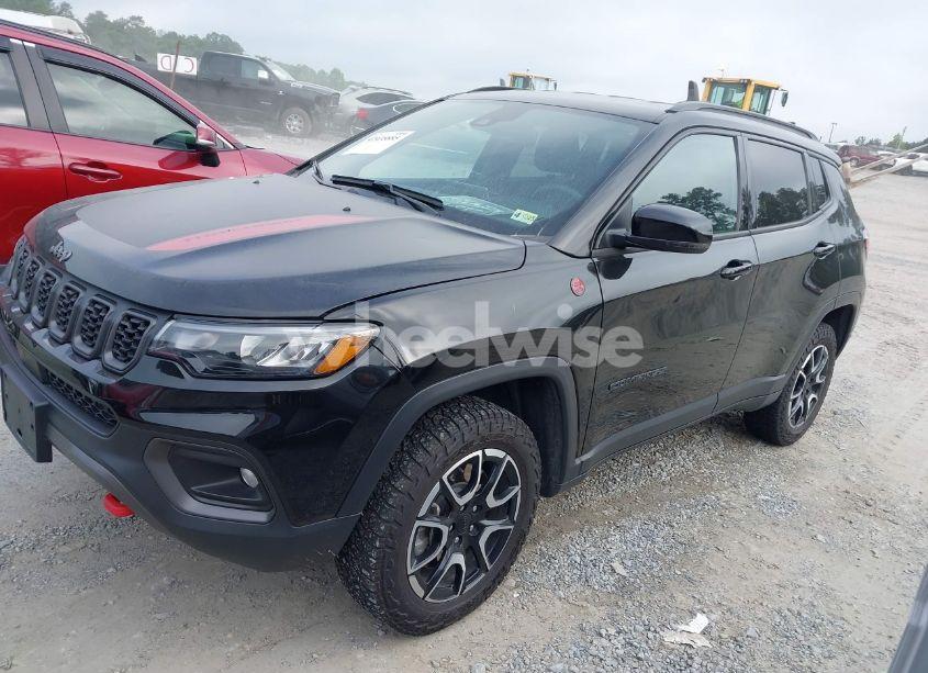 Photo 2 of 2024 Jeep Compass TRAILHAWK 4X4 (VIN 3C4NJDDN1RT137190)