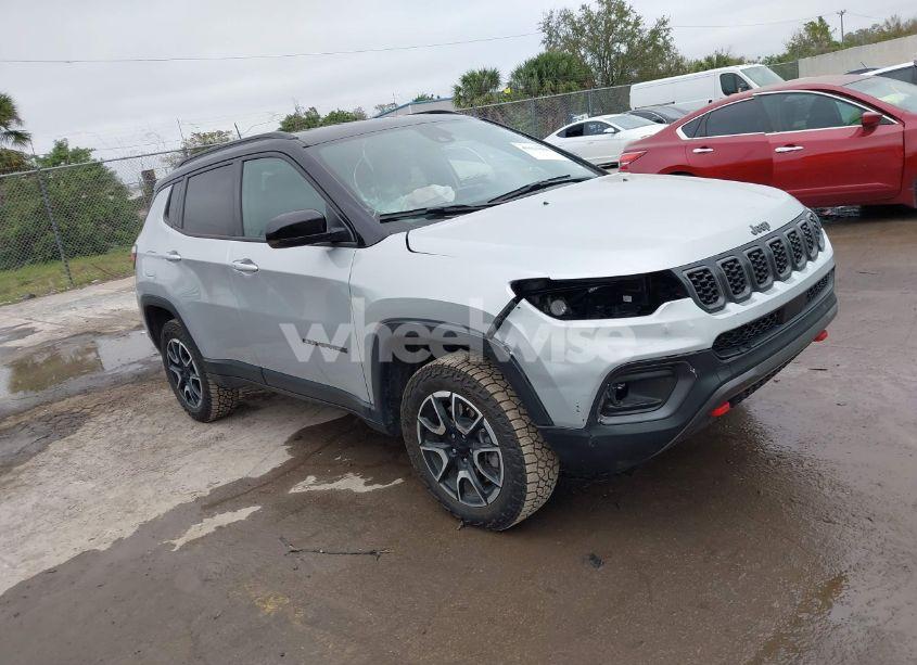 2024 Jeep Compass TRAILHAWK 4X4 (VIN 3C4NJDDN4RT119637) main photo
