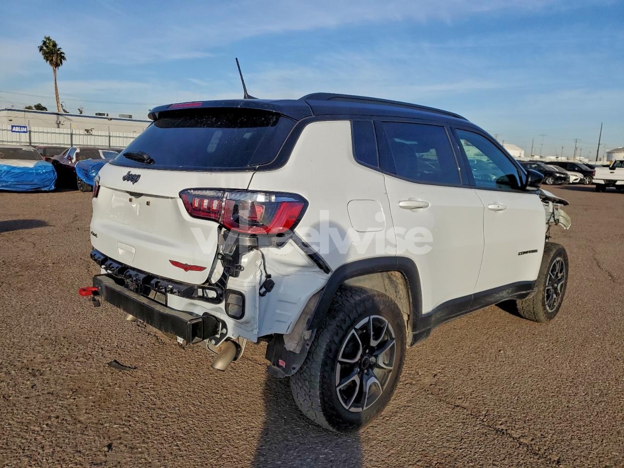 Photo 3 of 2025 JEEP COMPASS TRAILHAWK (VIN 3C4NJDDNXST533379)