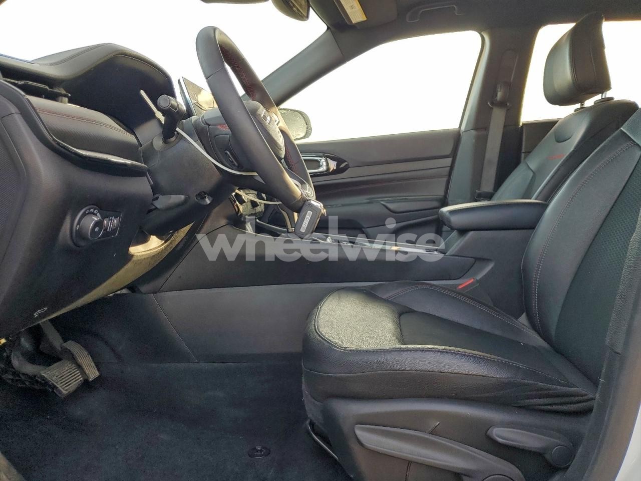 Photo 7 of 2025 JEEP COMPASS TRAILHAWK (VIN 3C4NJDDNXST533379)