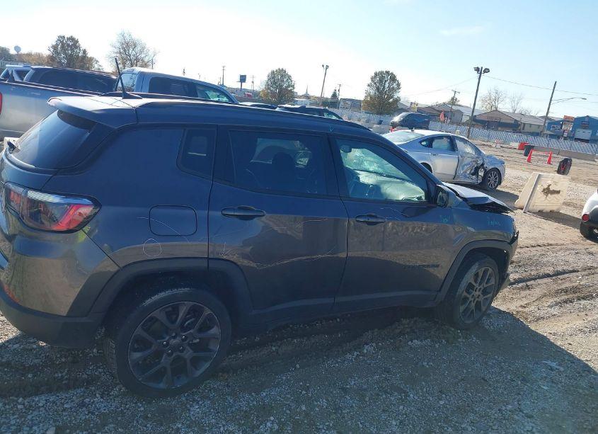 Photo 13 of 2021 Jeep Compass 80TH ANNIVERSARY 4X4 (VIN 3C4NJDEB0MT529025)