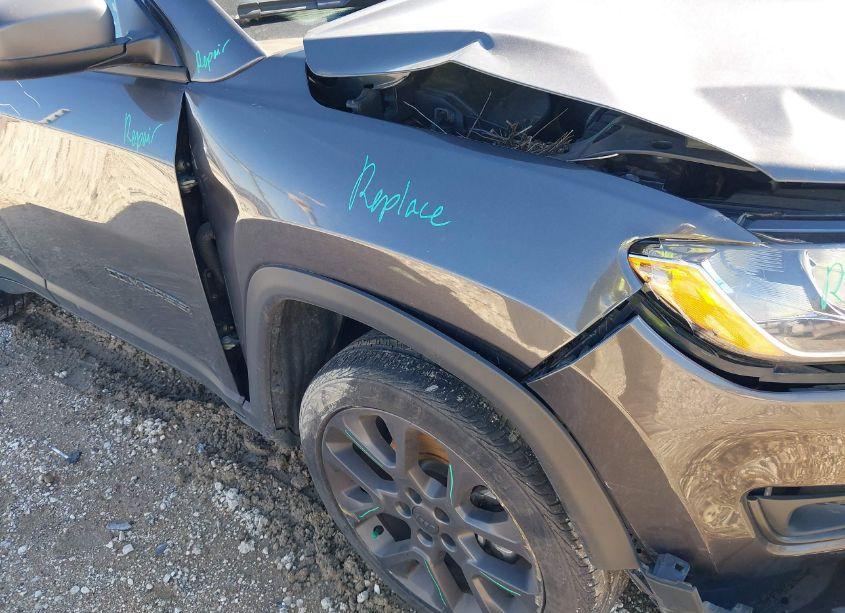 Photo 17 of 2021 Jeep Compass 80TH ANNIVERSARY 4X4 (VIN 3C4NJDEB0MT529025)