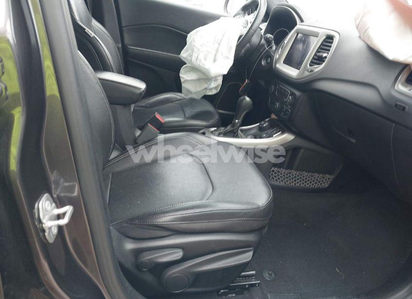 Photo 5 of 2021 Jeep Compass 80TH ANNIVERSARY 4X4 (VIN 3C4NJDEB0MT593128)