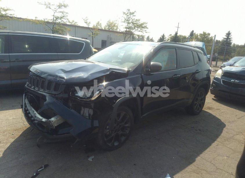 Photo 2 of 2021 Jeep Compass 80TH ANNIVERSARY 4X4 (VIN 3C4NJDEB1MT528983)