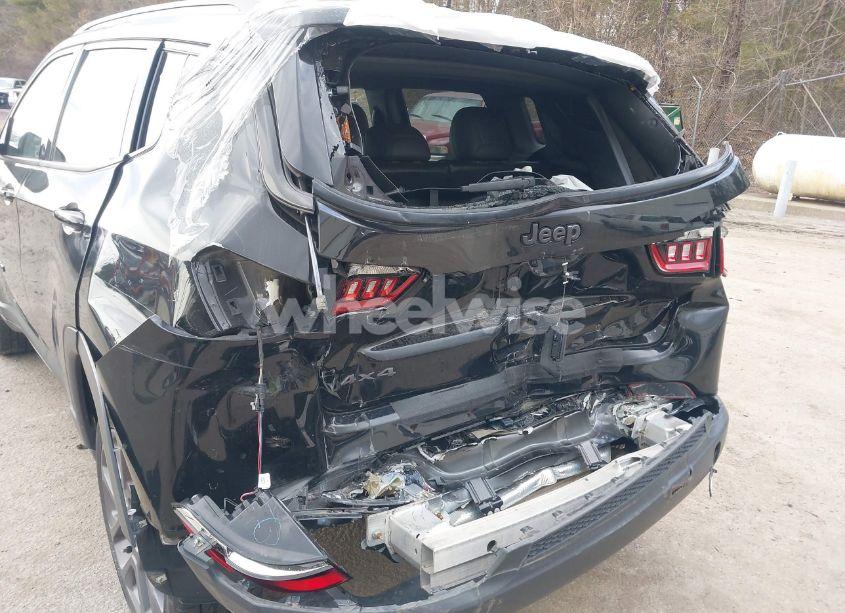 Photo 6 of 2021 Jeep Compass 80TH ANNIVERSARY 4X4 (VIN 3C4NJDEB1MT583160)