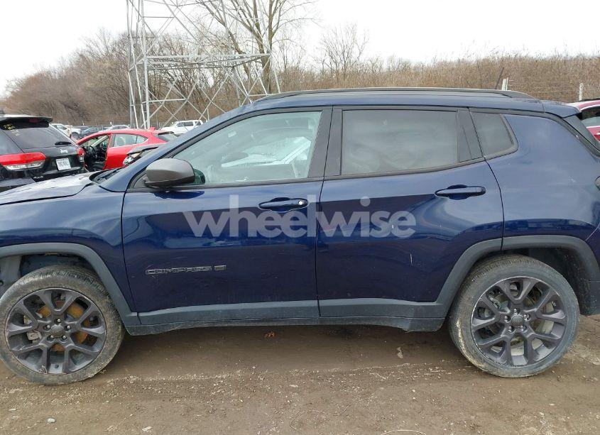 Photo 14 of 2021 Jeep Compass 80TH ANNIVERSARY 4X4 (VIN 3C4NJDEB4MT576090)