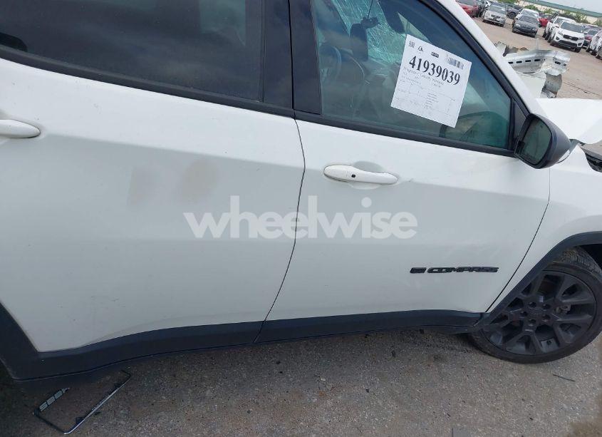 Photo 12 of 2021 Jeep Compass 80TH ANNIVERSARY 4X4 (VIN 3C4NJDEB5MT596218)