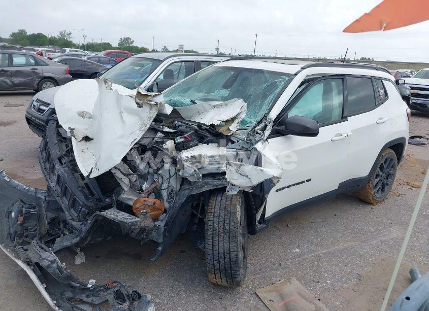 Photo 2 of 2021 Jeep Compass 80TH ANNIVERSARY 4X4 (VIN 3C4NJDEB5MT596218)