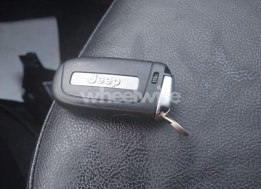 Photo 11 of 2021 Jeep Compass 80TH ANNIVERSARY 4X4 (VIN 3C4NJDEB8MT542895)