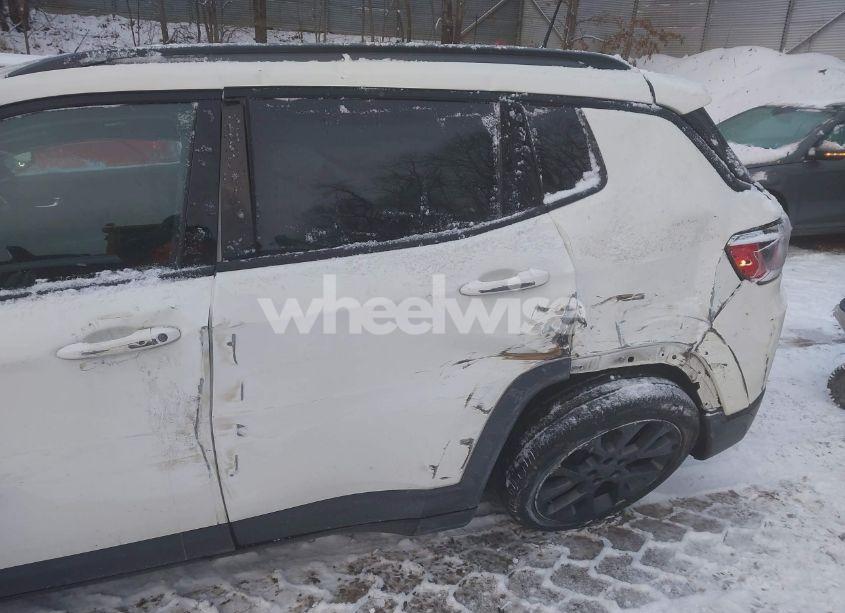 Photo 6 of 2021 Jeep Compass 80TH ANNIVERSARY 4X4 (VIN 3C4NJDEB8MT542895)