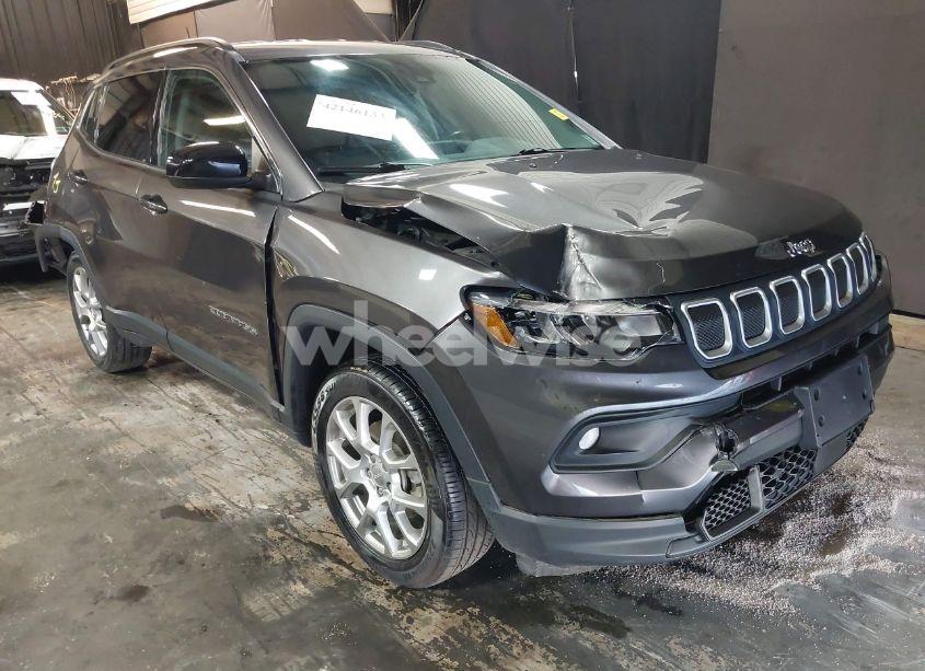 2022 Jeep Compass LATITUDE LUX 4X4 (VIN 3C4NJDFB0NT117963) main photo