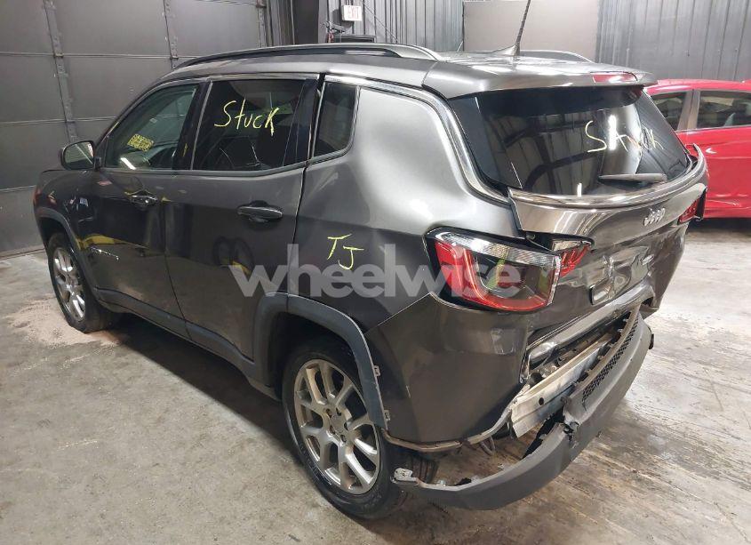 Photo 3 of 2022 Jeep Compass LATITUDE LUX 4X4 (VIN 3C4NJDFB0NT117963)