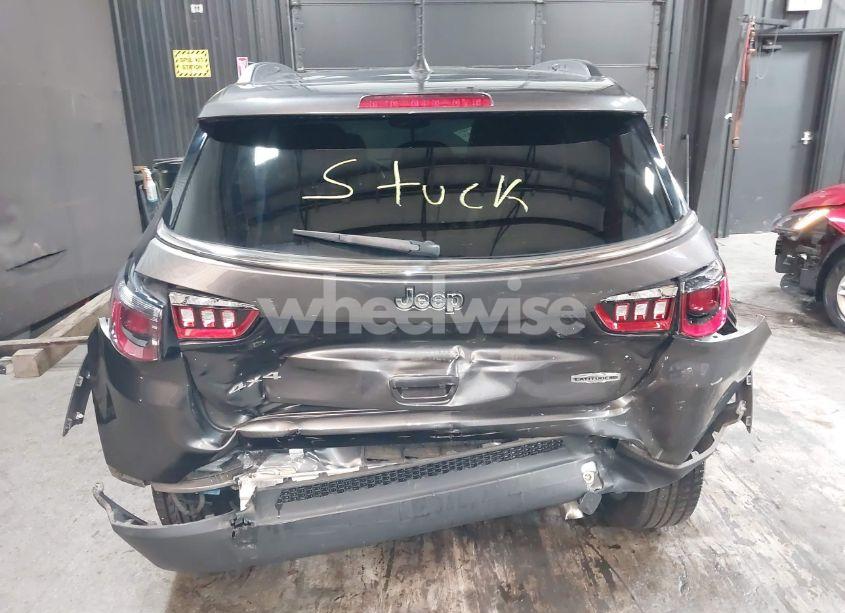 Photo 6 of 2022 Jeep Compass LATITUDE LUX 4X4 (VIN 3C4NJDFB0NT117963)