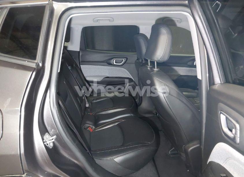 Photo 8 of 2022 Jeep Compass LATITUDE LUX 4X4 (VIN 3C4NJDFB0NT117963)