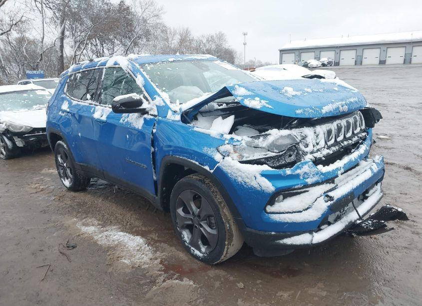 2022 Jeep Compass LATITUDE LUX 4X4 (VIN 3C4NJDFB0NT128056) main photo