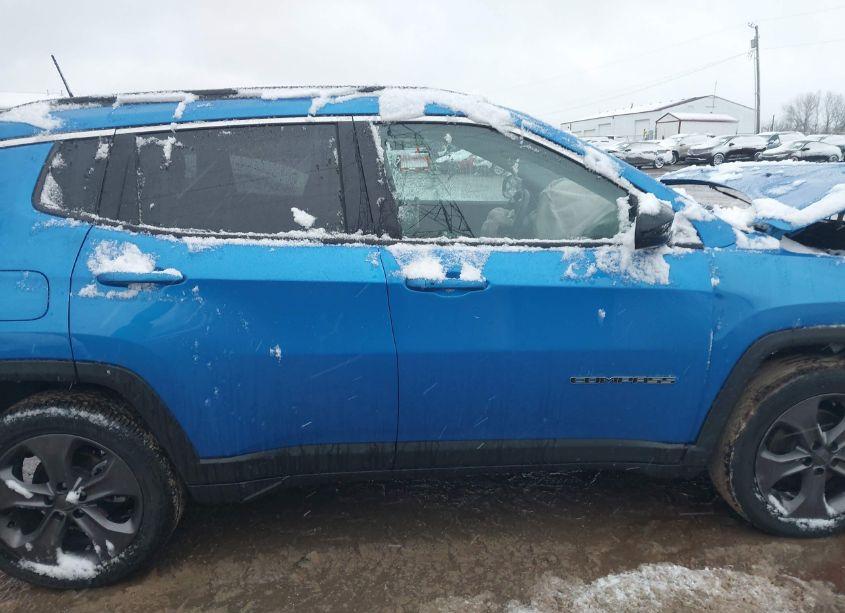 Photo 13 of 2022 Jeep Compass LATITUDE LUX 4X4 (VIN 3C4NJDFB0NT128056)