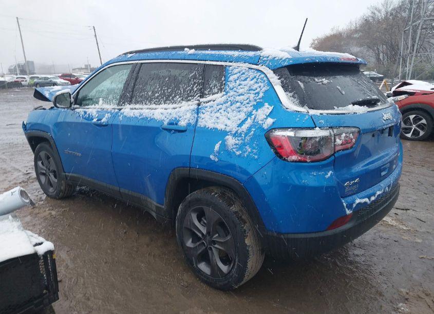 Photo 3 of 2022 Jeep Compass LATITUDE LUX 4X4 (VIN 3C4NJDFB0NT128056)