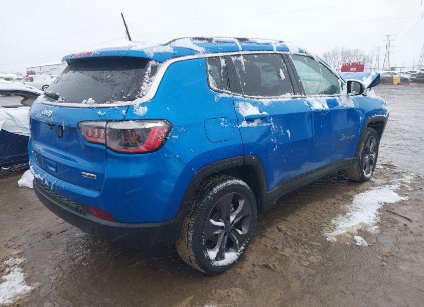 Photo 4 of 2022 Jeep Compass LATITUDE LUX 4X4 (VIN 3C4NJDFB0NT128056)