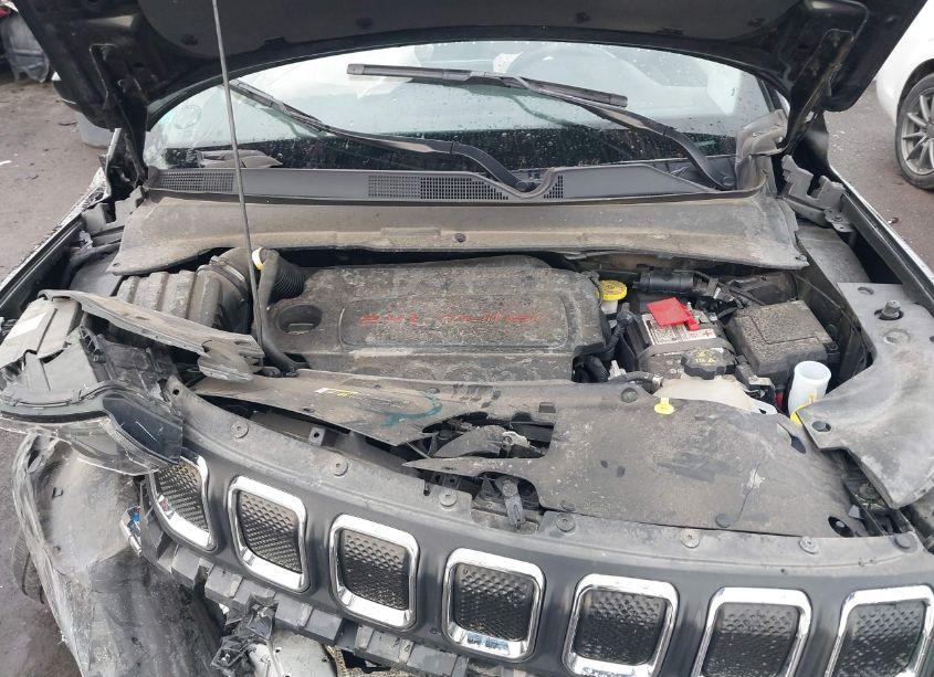 Photo 10 of 2022 Jeep Compass LATITUDE LUX 4X4 (VIN 3C4NJDFB0NT195627)