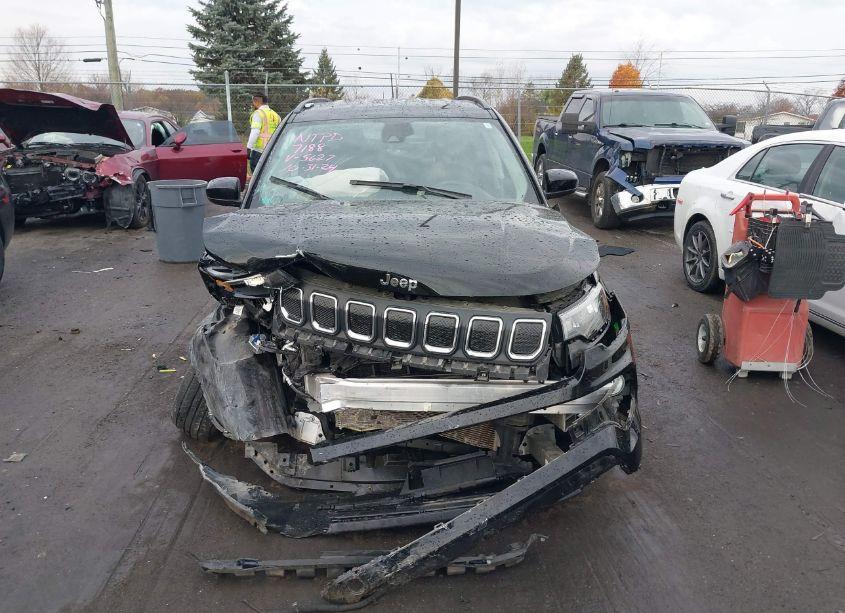 Photo 12 of 2022 Jeep Compass LATITUDE LUX 4X4 (VIN 3C4NJDFB0NT195627)