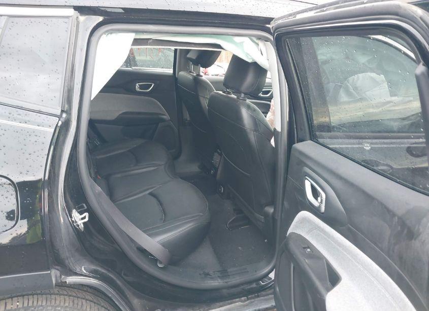 Photo 8 of 2022 Jeep Compass LATITUDE LUX 4X4 (VIN 3C4NJDFB0NT195627)